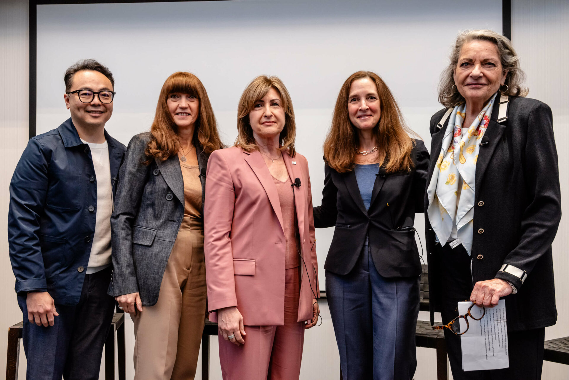 Photo du panel 1 : Diane J. Brisebois, Vanda Provato, Anna Martini, David Lui et Simone Lumsden.